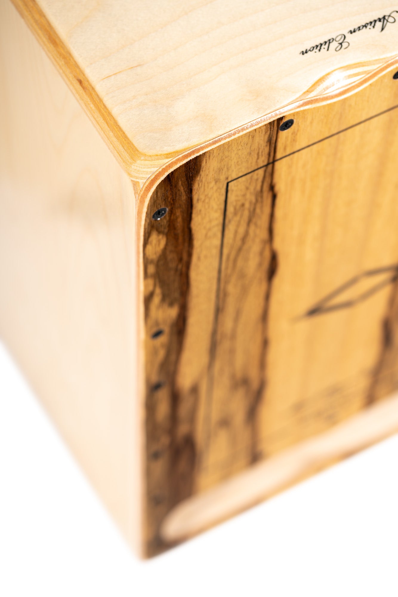 CAJON MEINL ARTISAN CANTINA LIMBA, FAÇADE AVANT LIMBA, CORPS BOULEAU BALTIQUE 9 PLIS