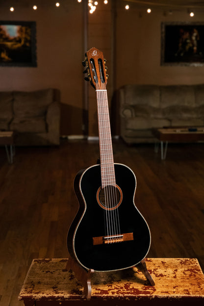 R221-3/4, table épicéa, fond & éclisses acajou, manche acajou (sillet 45 mm), housse, noir brillant