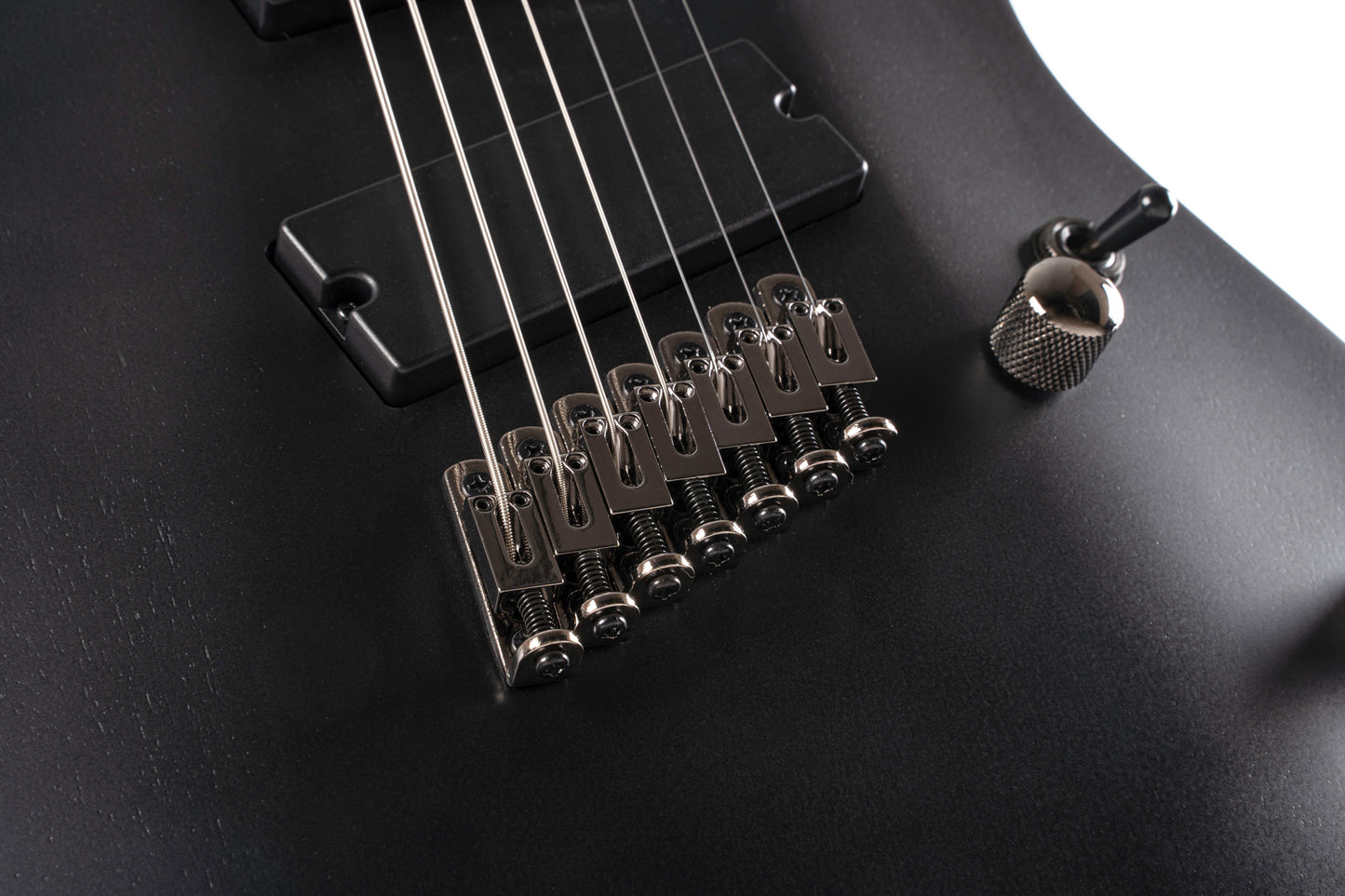 KX307MS, modèle 7 cordes, corps acajou, manche et touche érable torréfié, micros doubles passifs PowerBar, noir pores ouverts