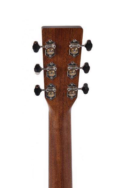 Modèle SDP-10E, Dreadnought, table épicéa Sitka massif, f/e pau ferro massif, touche micarta, EQ LR Baggs, soft case, naturel