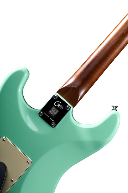 GTRS S800, corps tilleul, manche érable torréfié, touche palissandre, micros et processeur GTRS, surf green