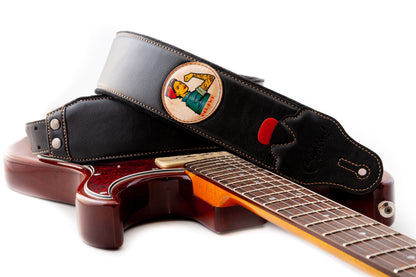 Courroie modèle TATOO PIN-UP, extérieur synthétique, largeur 7 cm, longueur 98 à 153 cm, porte-médiators intégré, noir