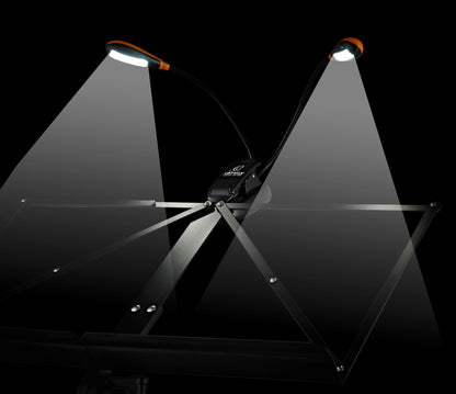 Lampe de pupitre à pince, 2x2 LEDS, rechargeable via USB (câble inclus), 160 lumens, noir et orange