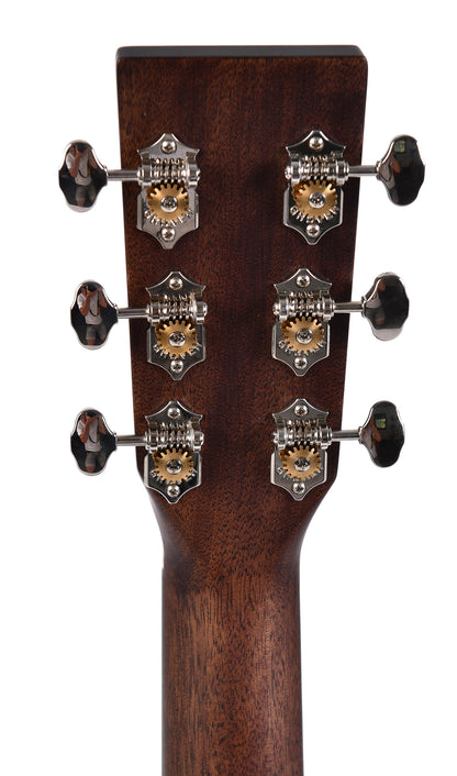 Modèle SOMR-28, Orchestra Model, table épicéa massif, f/e palissandre massif, touche & chevalet ébène, soft case, nat. brillant