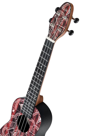 K2SS-RKC, pack ukulélé Soprano Superscale, table agathis design kaléidoscope, corps ABS galbé, accessoires, rouge satiné