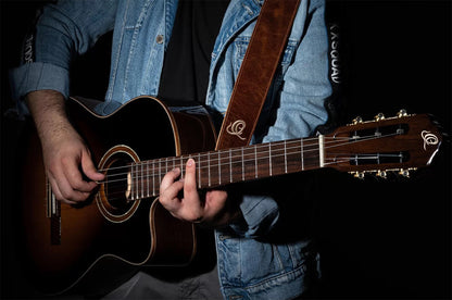 OSSU-50, courroie guitare, série Suede, face et dos cuir suédé, largeur 6 cm, longueur de 92 à 145 cm, vintage malt