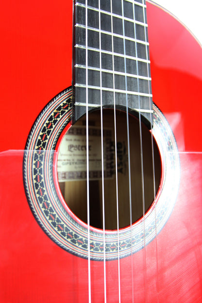 GIPSYKINGS (by André Reyes), Flamenco, table épicéa massif, fond & éclisses cyprès massif, rouge brillant