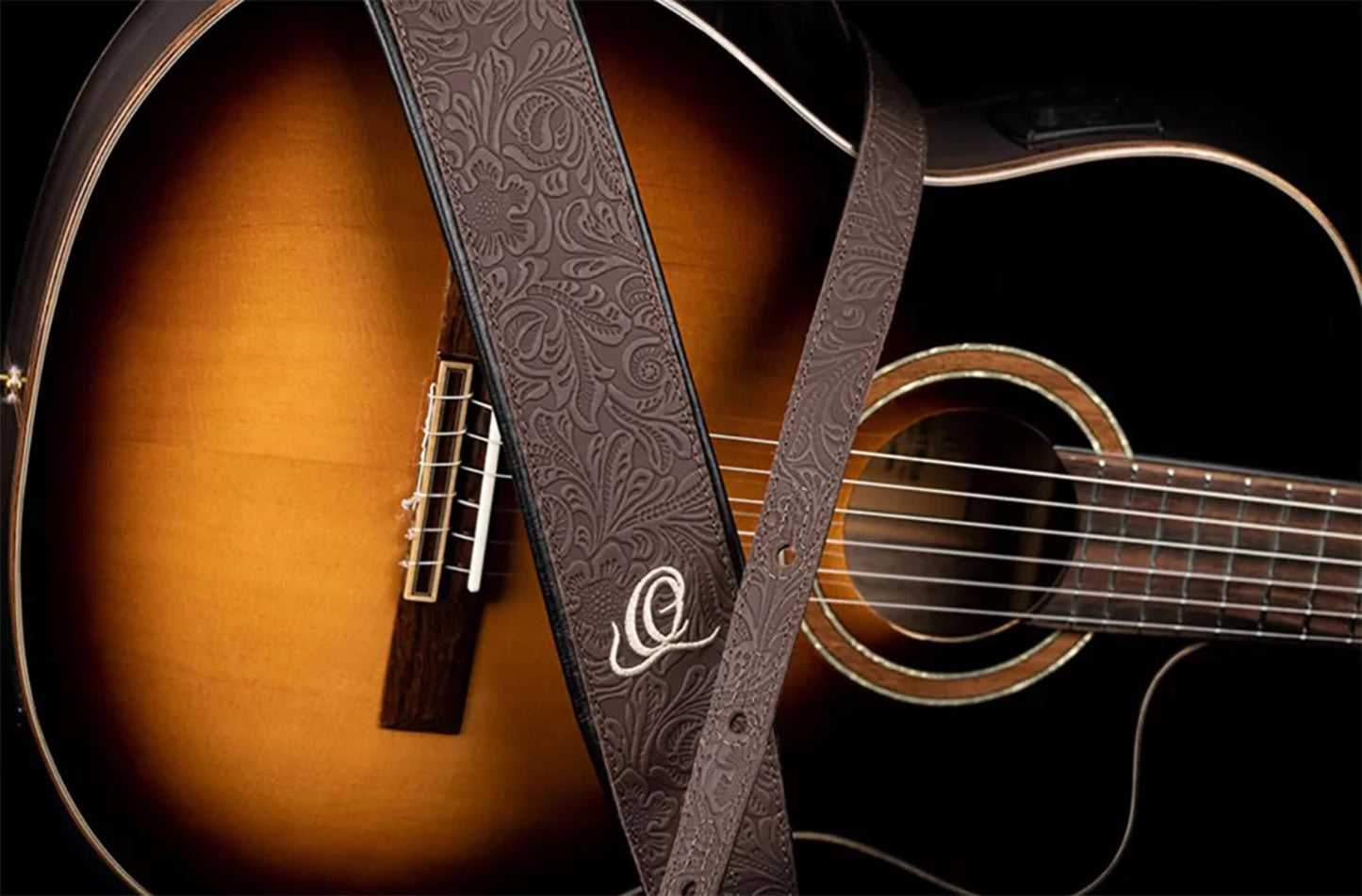 OSBY-2, courroie guitare, série Byzantine, face cuir, dos PVC (vegan), largeur 7 cm, longueur 145 cm, byzantine cocoa