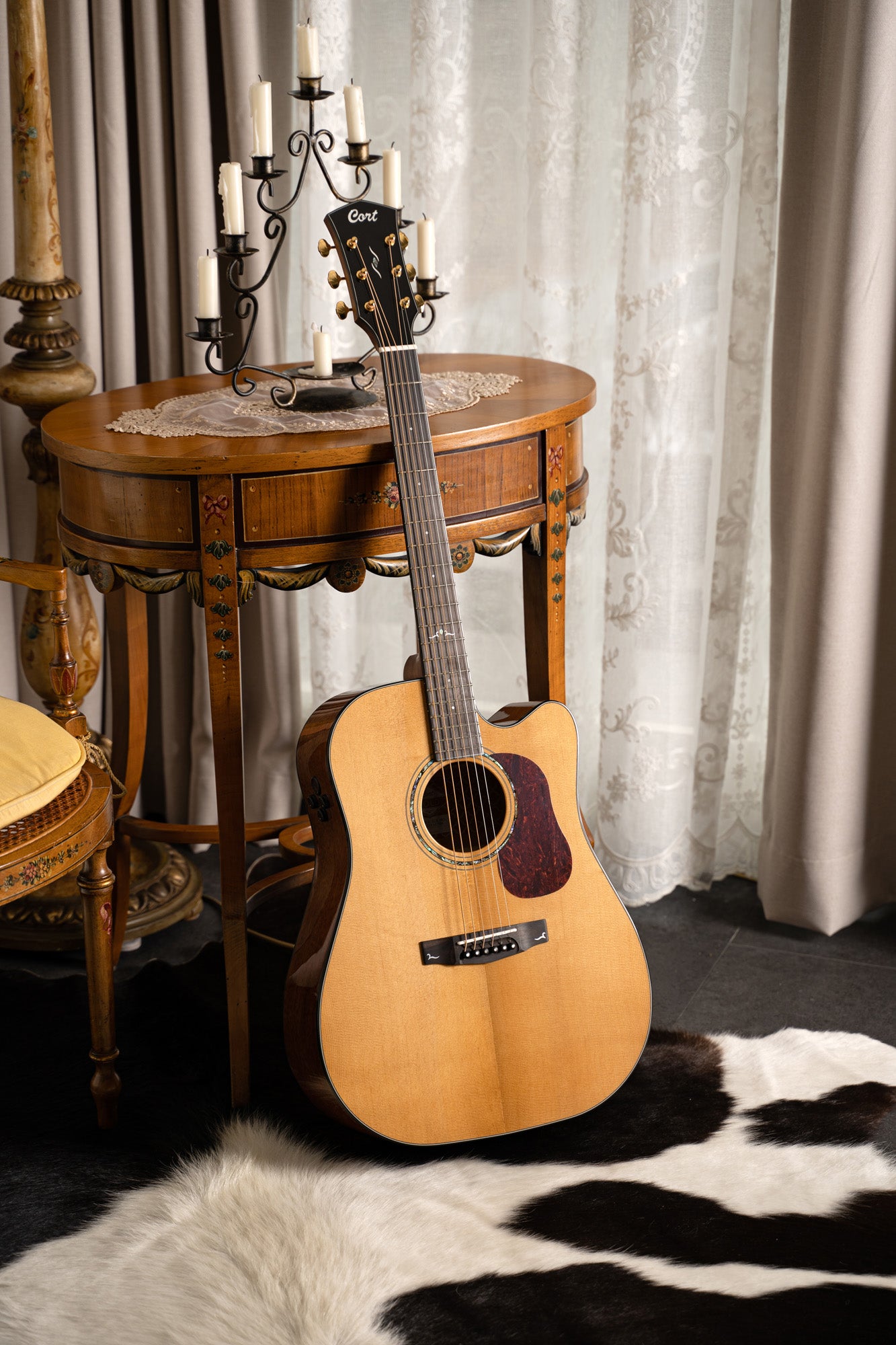 GOLD-DC6, forme Dreadnought pan coupé, table épicéa Sitka massif torréfié, f/e acajou massif, EQ Fishman Flex Blend, naturel