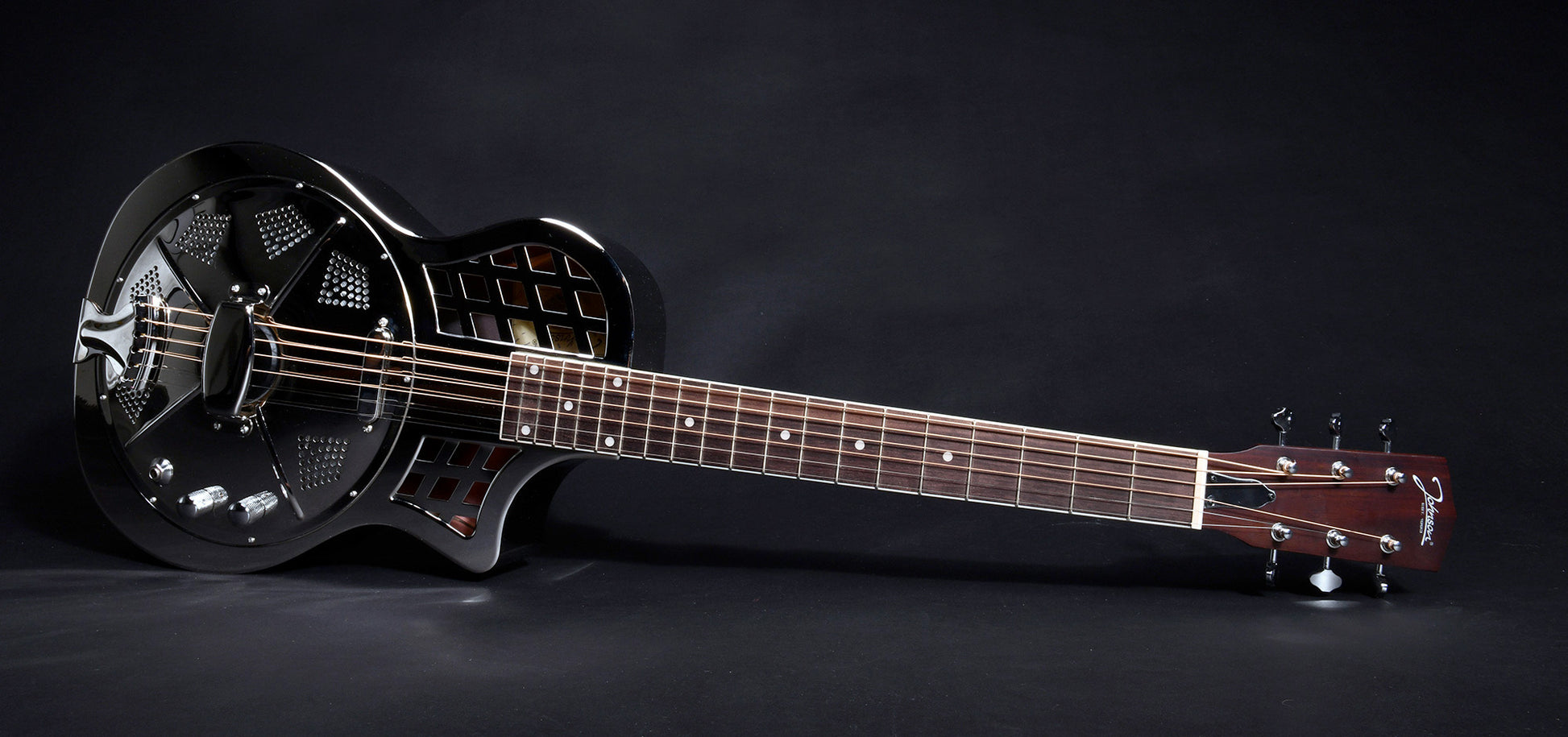 JR-994E, corps en laiton, manche acajou, touche palissandre, micro simple, nickel brillant