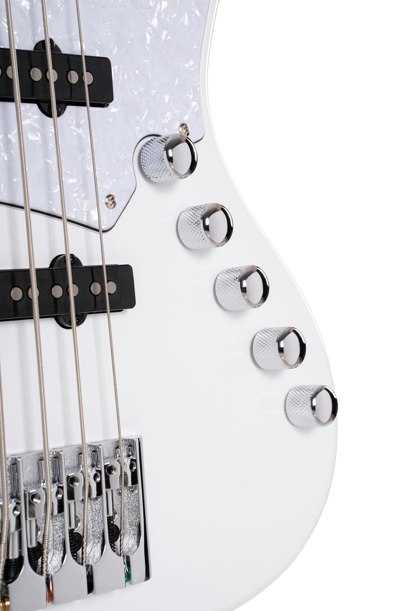 NJS 5, 5 cordes, corps aulne, manche et touche érable, diapason 35", 2 micros type Jazz, préampli Bartolini, blanc brillant