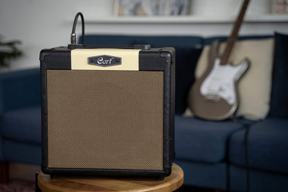 Ampli guitare 15W, 1 x 8", 2 canaux, égaliseur 3 bandes, réverb, entrée CD/MP3 mini-Jack, sortie casque mini-Jack, noir