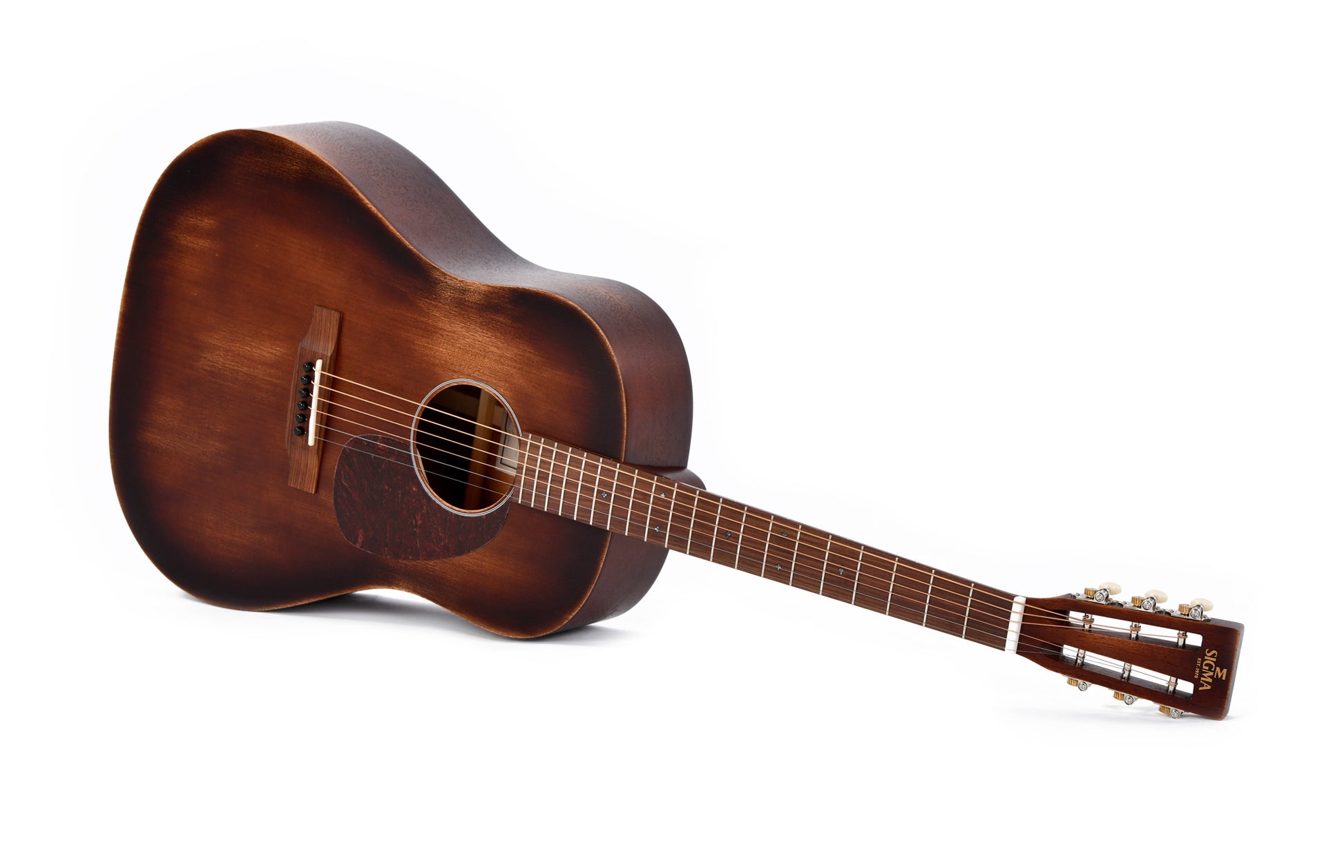 Modèle DMJ-15-AGED, Dreadnought Slope Shoulder, table acajou massif, f/e acajou, touche & chevalet pau ferro, naturel"vieilli"