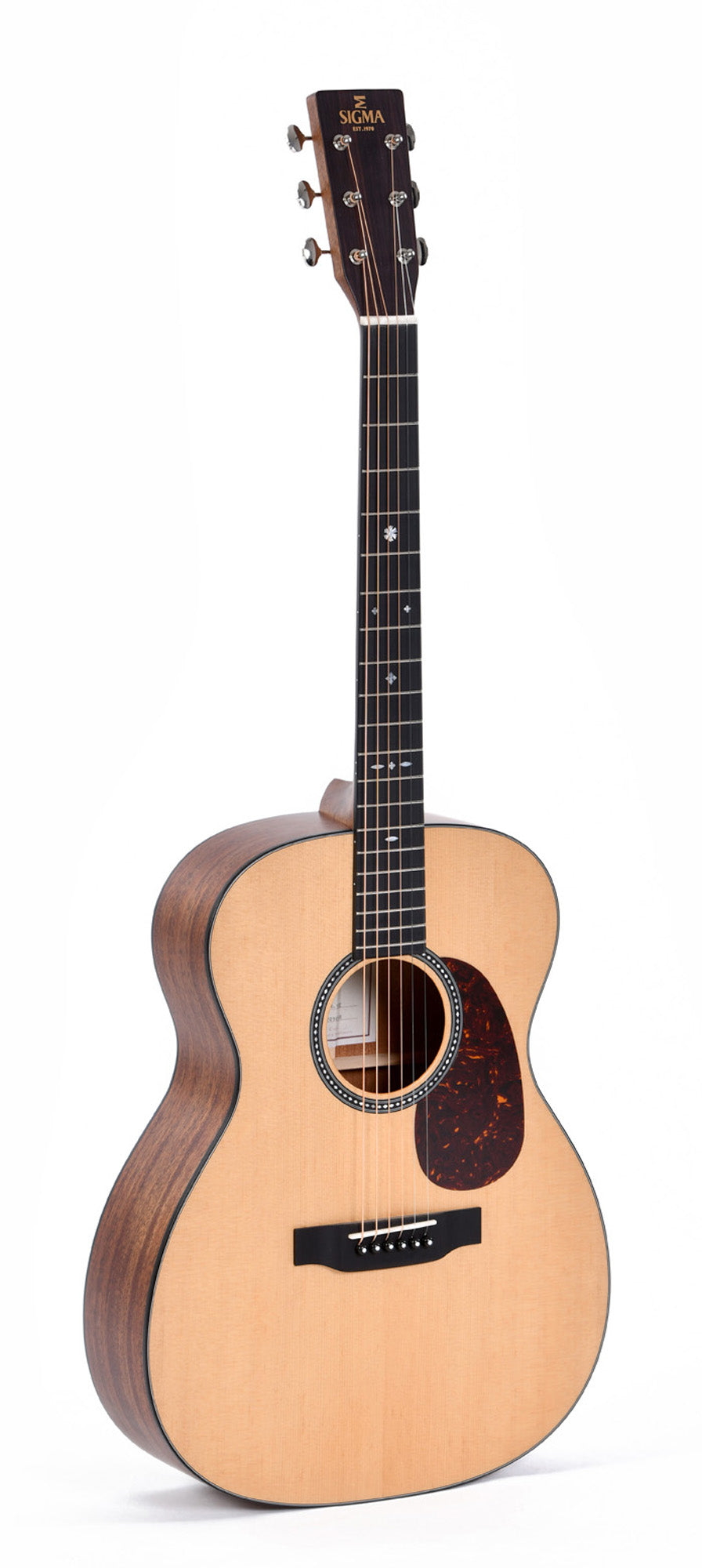 Modèle S000M-10E, Forme 000, table épicéa Sitka massif, f/e acajou massif, touche micarta, EQ LR Baggs, soft case, naturel