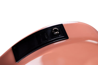 GTRS P800, corps aulne, manche érable flammé torréfié, touche palissandre, micros et processeur GTRS, flamingo pink