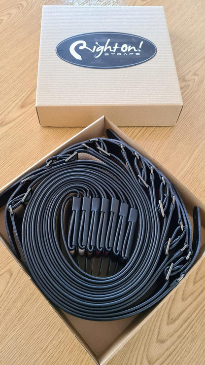 Pack de 7 courroies modèle MONTE-CARLO: 2x noir, 2x rouge, 1x woody, 1x beige, 1x vintage white, livré en boite cartonnée