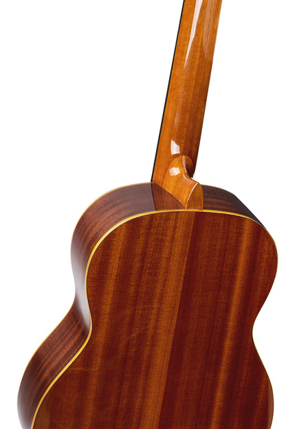 R122G, table cèdre, fond & éclisses acajou, manche acajou (sillet 52 mm), housse, naturel brillant