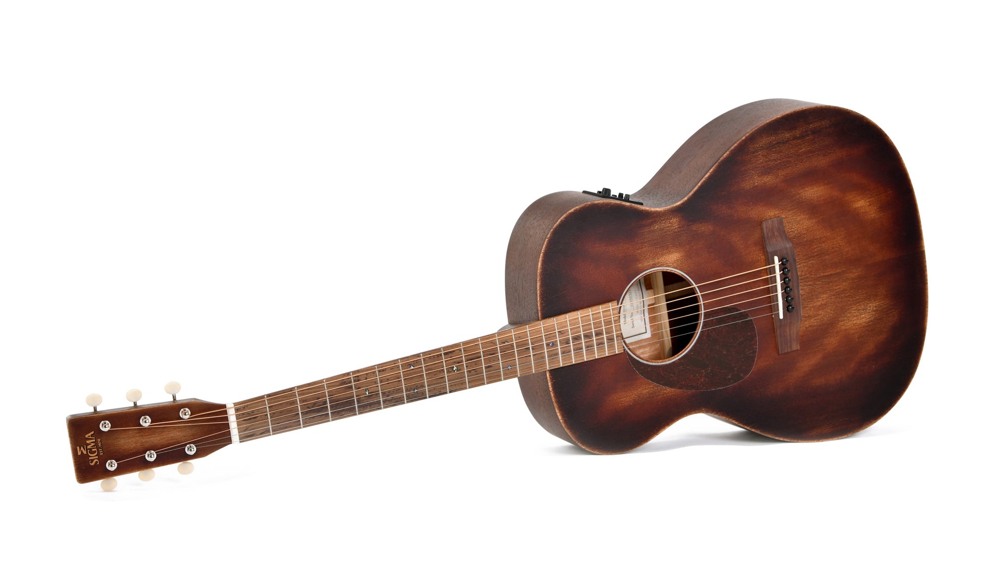 Modèle 000M-15EL-AGED, Forme 000, table acajou massif, f/e acajou, EQ Fishman, naturel"vieilli", gaucher