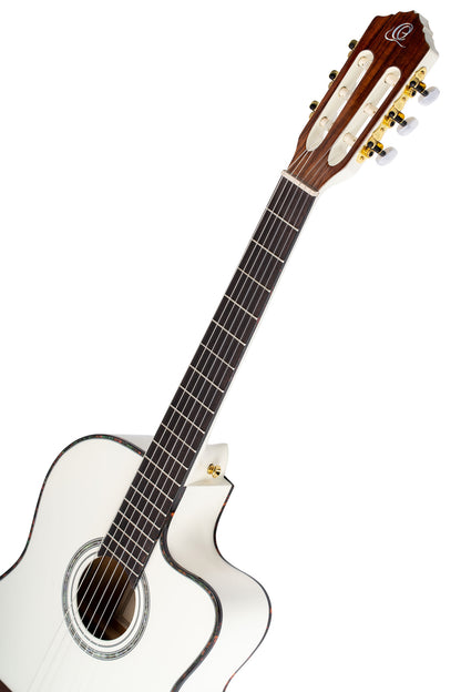 RCE145, modèle à caisse fine, pan coupé, EQ MagusPro, table épicéa massif, manche acajou (sillet 48 mm), blanc brillant