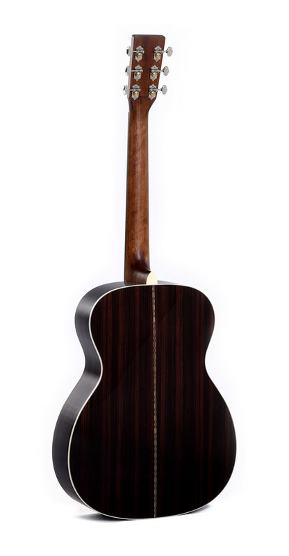 Modèle OMT-28H, Orchestra Model, table épicéa massif, f/e tilia, touche micarta, binding chevrons, naturel brillant