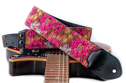 Courroie modèle GOLD & ROSES, extérieur synthétique et tissu, largeur 7 cm, longueur 95 à 150 cm, porte-médiators, rose